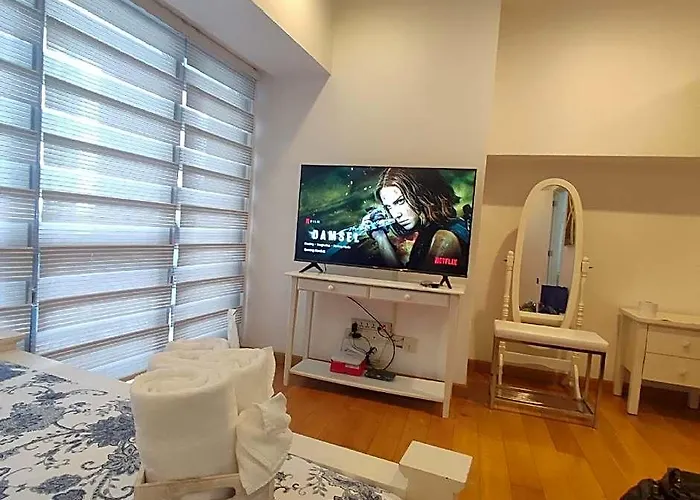 Amazing Milano By Versace 1br 200mb Wifi W/netflix マニラ市