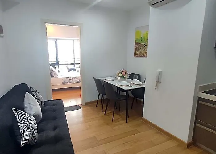 Amazing Milano By Versace 1br 200mb Wifi W/netflix ホテル