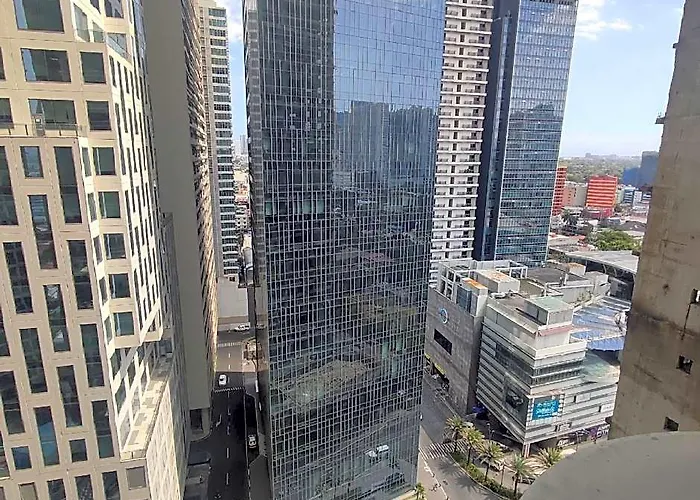 Amazing Milano By Versace 1br 200mb Wifi W/netflix マニラ市