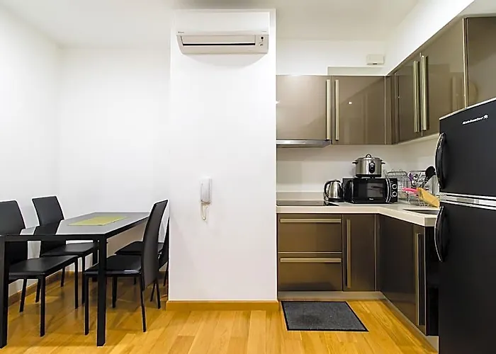 Amazing Milano By Versace 1br 200mb Wifi W/netflix ホテル マニラ市